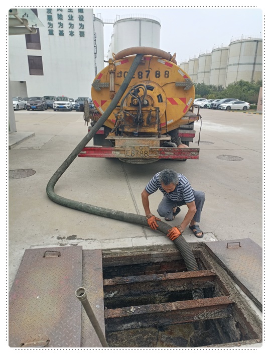 南郊隔油池清掏